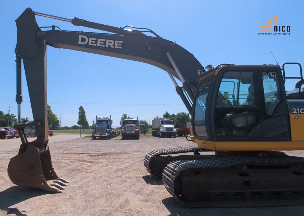 John Deere 210G LC